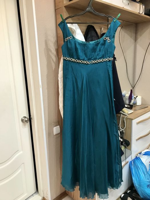 Продаётся вечернее платье