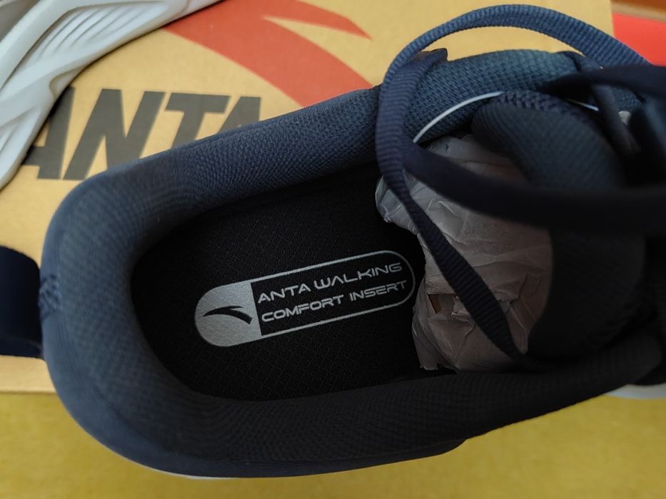 Продам новые кроссовки