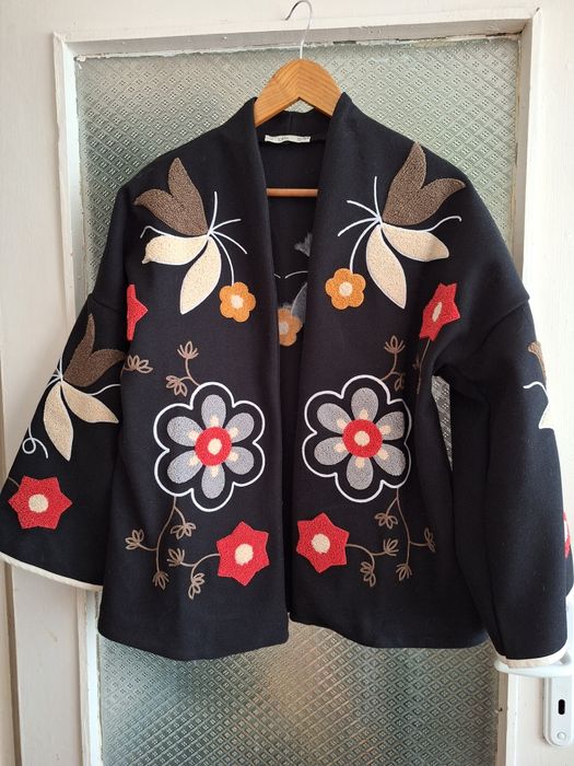 Дамско черно сако