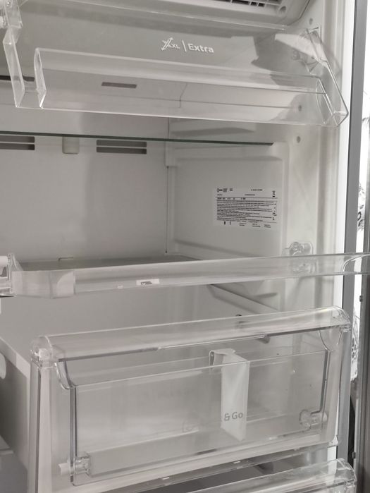 Морозильный шкаф Indesit