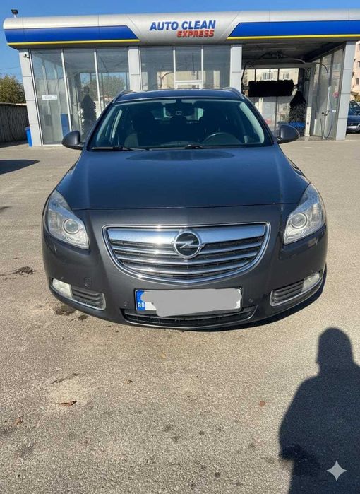 Vând Opel Insignia Sports Tourer