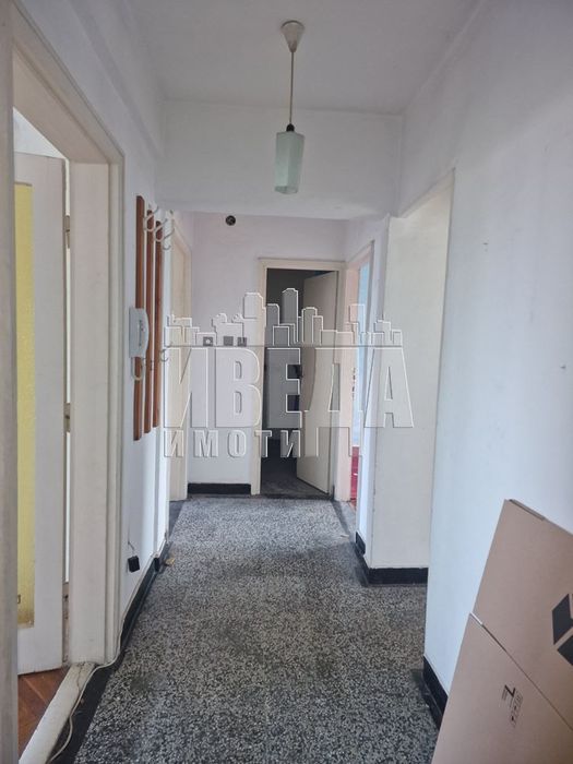 Продава се Тристаен апартамент в Варна, Левски - 80 кв.м за 1500 €/кв.м - Снимка #3