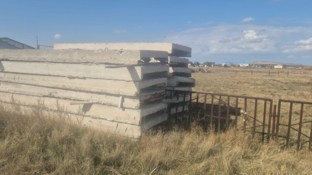 Продам Плиты 45 штук