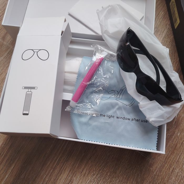 Epilator laser IPL, cu 999.900 de impulsuri luminoase, 3 moduri functionale HR/SC/RA, 9 intensitati, rapid, regenerare piele si indepartare acnee, alb