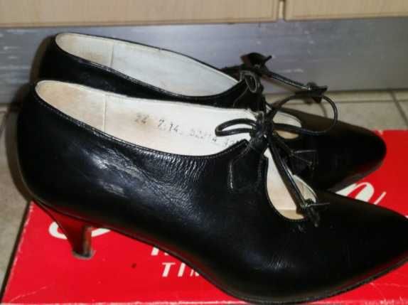 Pantofi din piele ,Guban ( anii 90')