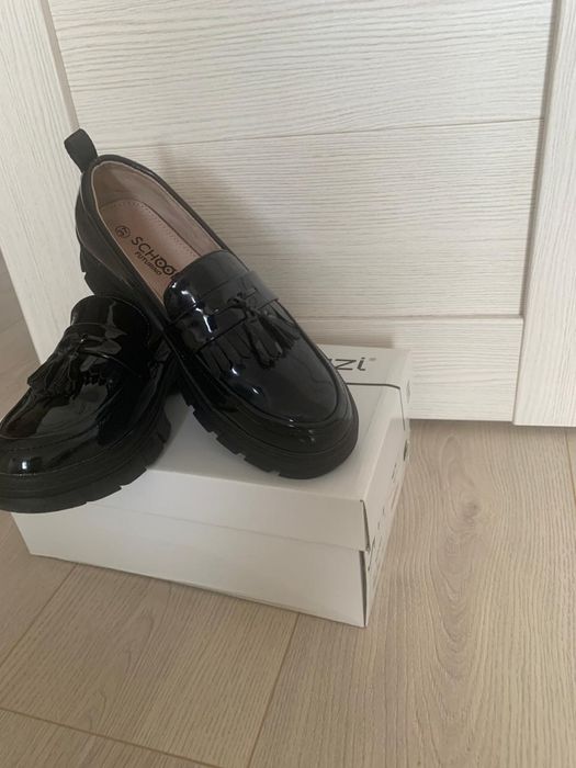 Обувь 37 размер.