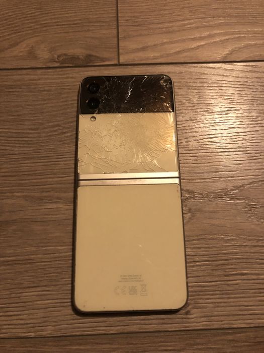 Samsung Galaxy Z Flip 3 – за части