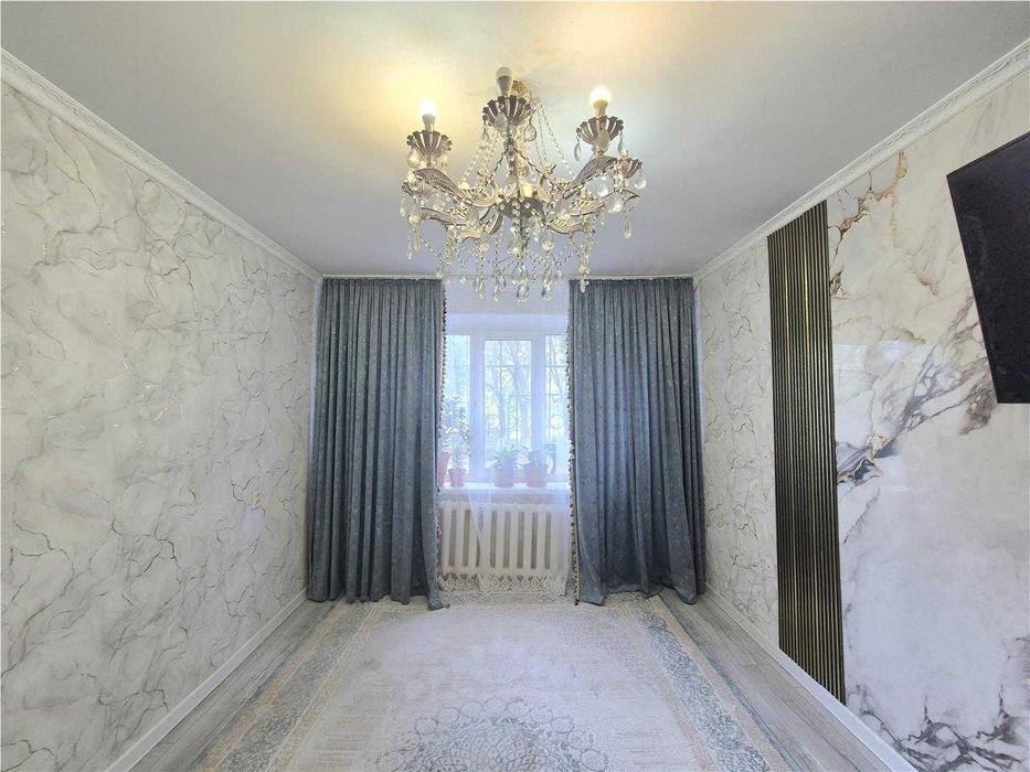 Продам  3-комнатн  квартиру на 8 мкр