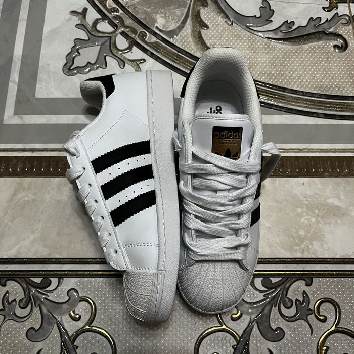 Adidas superstar