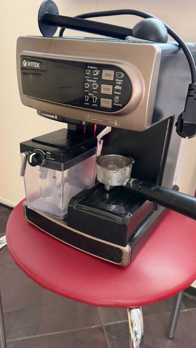 Рожковая кофемашина Vitek