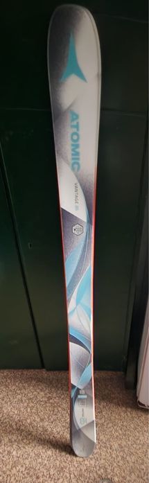 Ски - Atomic, Salomon (carbon tank)