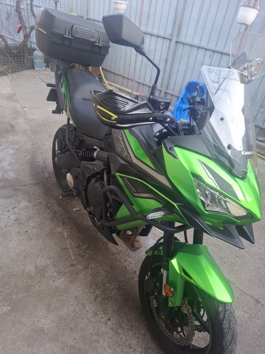Vând Kavasaki Versys