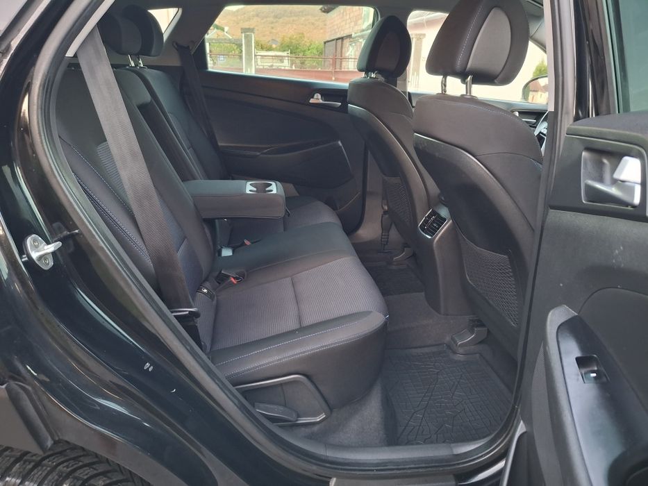 Hyundai Tucson - 1.7 CRDi Automat Premium / LED / NAVI / CLIMATRONIC