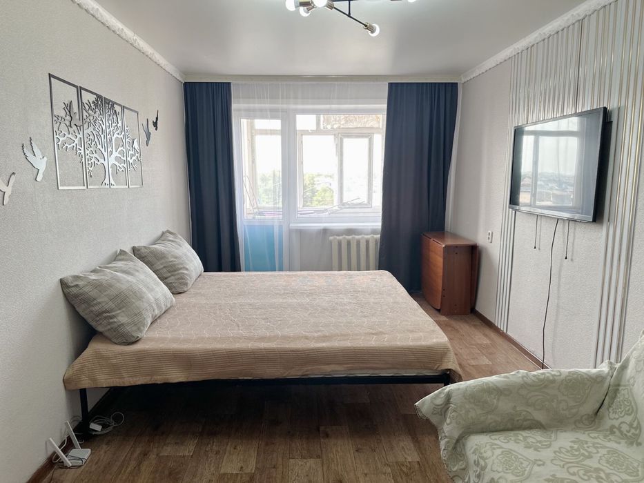 Продается 2 комн квартира в центре.