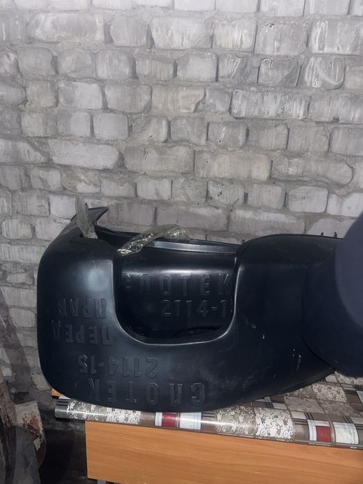 Продаю подкрыльники новые на ваз 2114 все 4