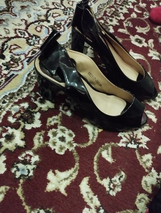 Oyoq kiymlar 38razmer