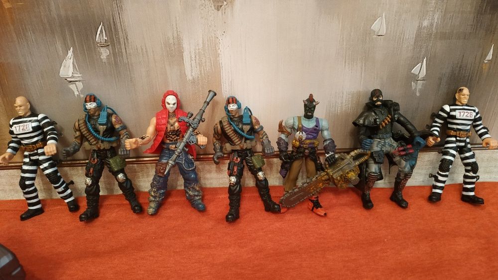 Игрушки из серии "плохие парни"