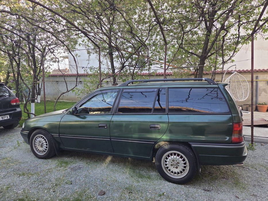 Vând Opel Astra F