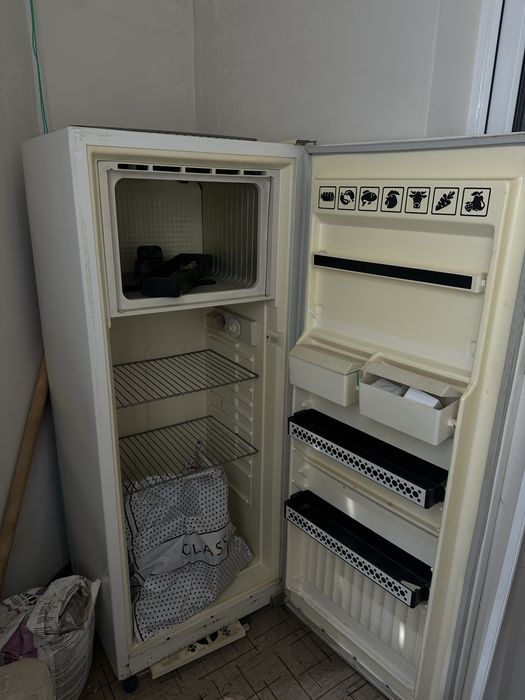 Холодильник б/у продам Актобе