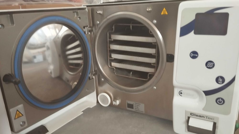 Sterilizator cu aburi tip autoclav, cu factură (firmă autorizată)