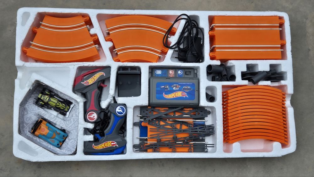 Hot wheels аутобан писта с дистанционно