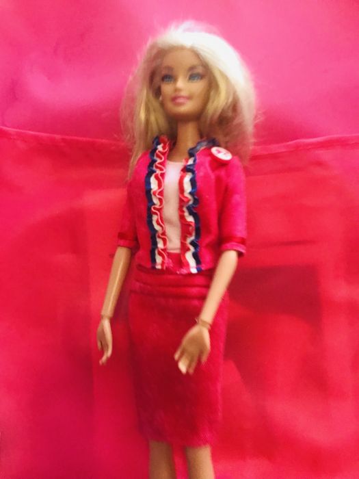 Оригинална кукла Барби президент