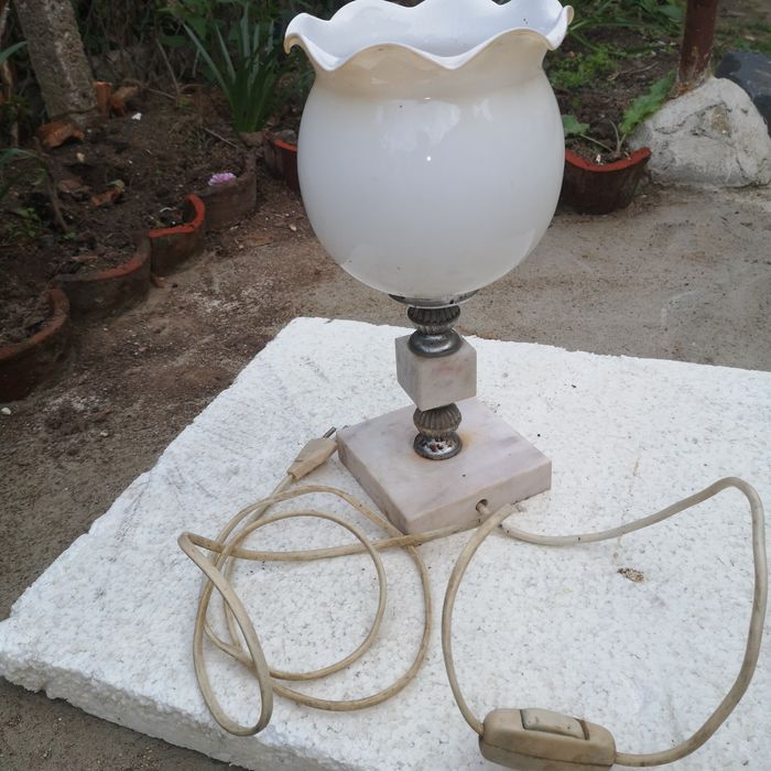 Мраморна нощна лампа