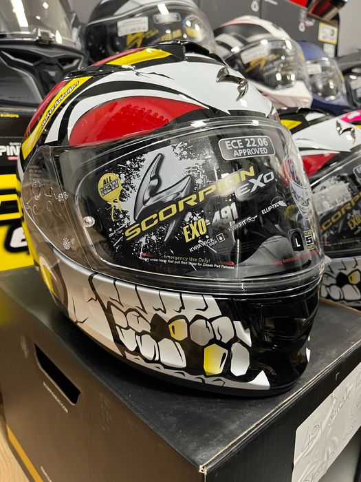 ТОП ЦЕНА Мото Каска Scorpions Exo 491 Pirate, вградени очила, L 59-60