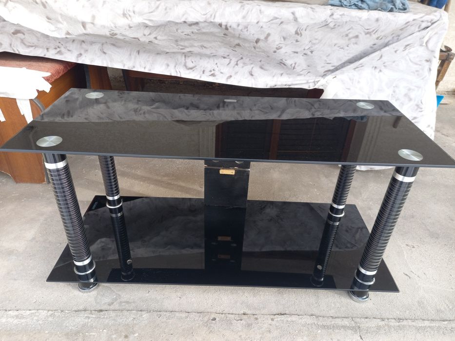 Тума под телевизор. Стеклянная