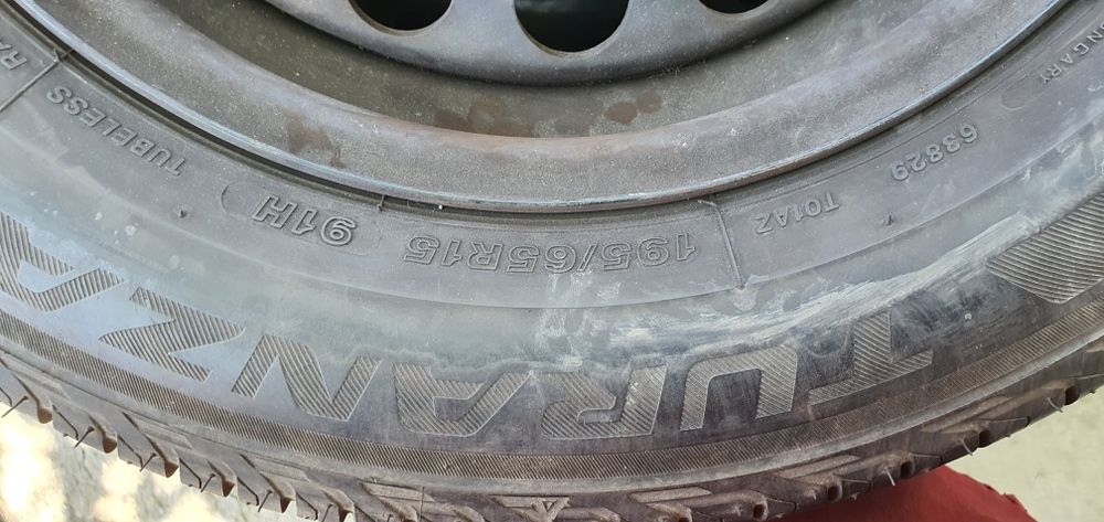 Гуми 4бр 195/65/15 - 1бр  75лв