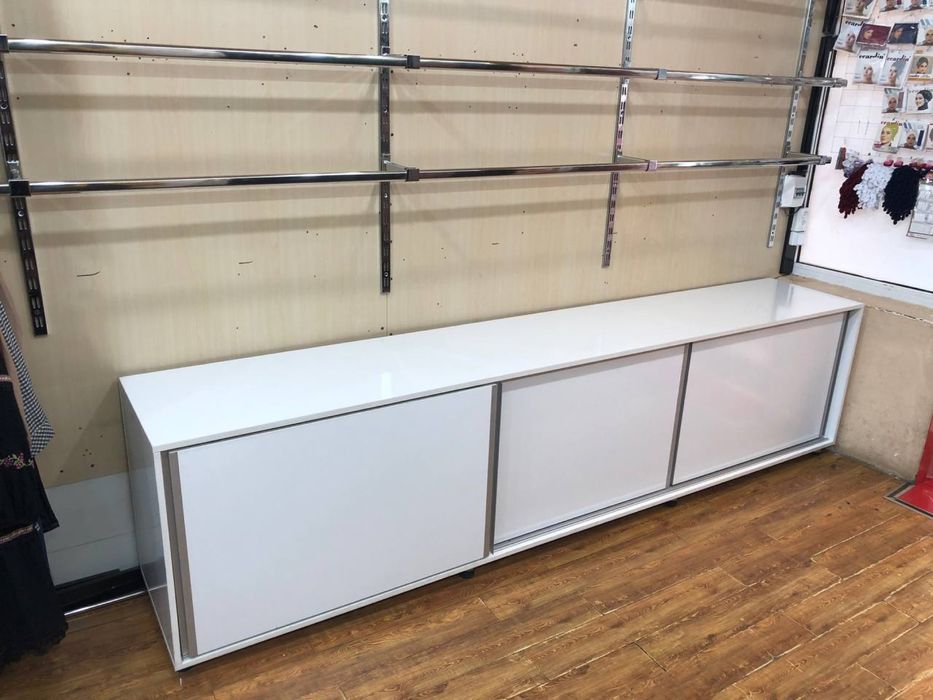 Шарф ва айоллар ромоли учун шкаф ва вешилка сотилади холати зор.