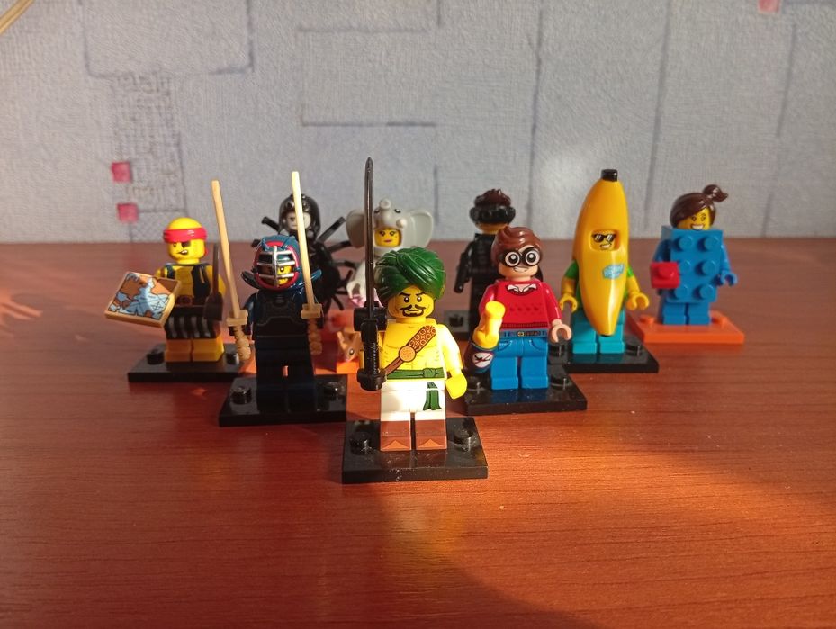 Продам Лего минифигурки