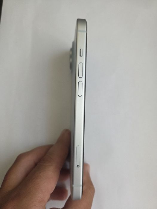 IPhone 15 128GB white