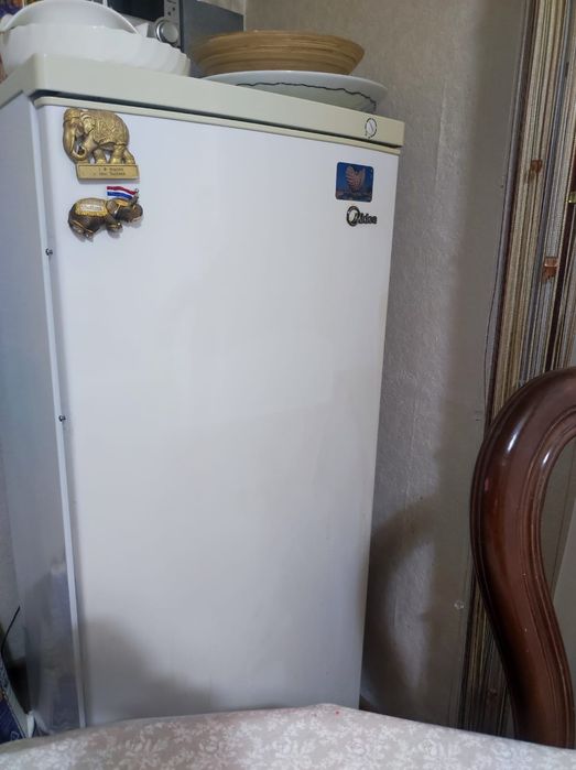 Морозильник Midea