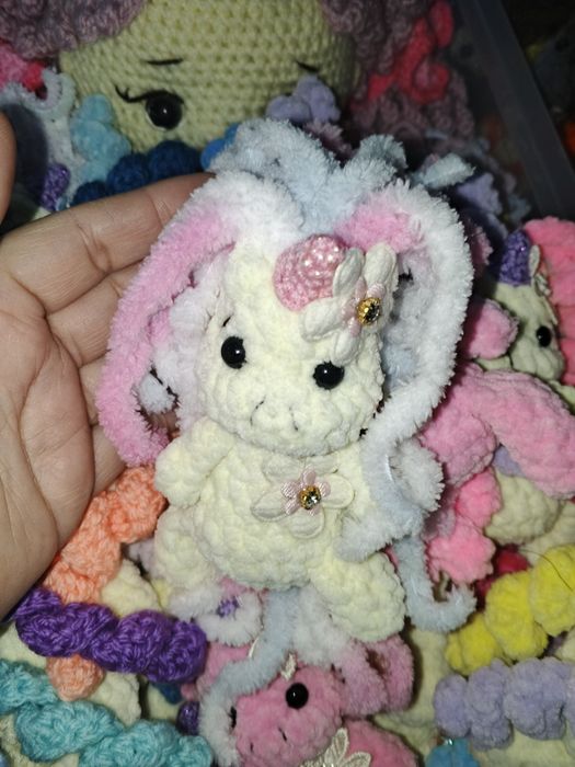 Вязанная единорожка пони