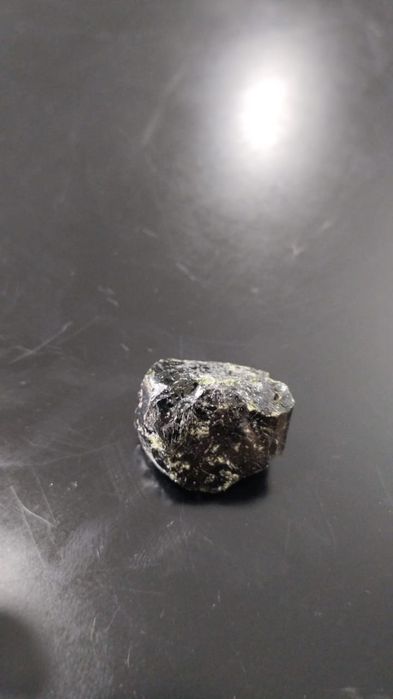 Продам камень касситерит