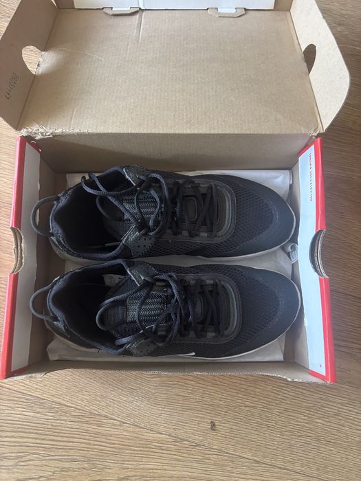 Маратонки Nike два модела!!!