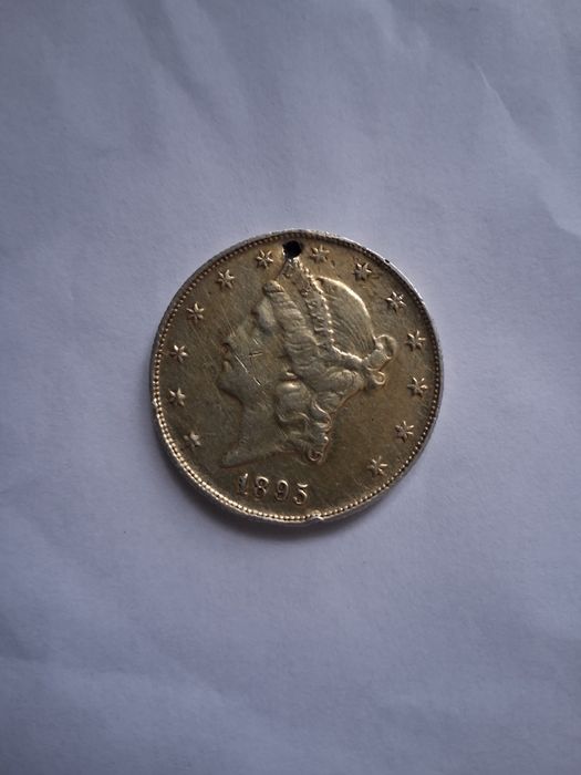 Vând moneda americana