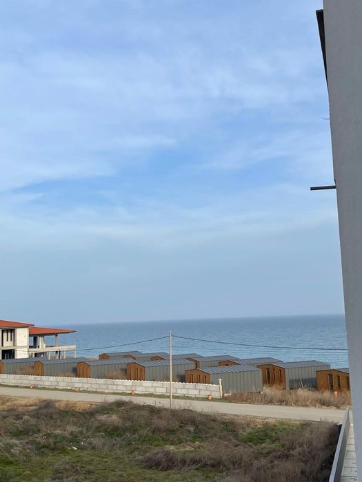 Vand studio/garsoniera in prima linie la mare cu vedete frontala.