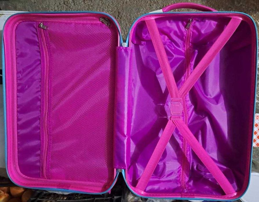 Troller geamantan pentru calatorii, Soy Luna, Good Times