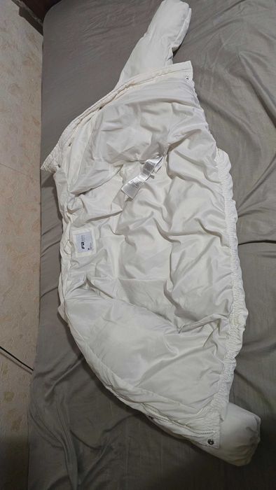 Дамско яке.  В бял цвят запазено. Дебело