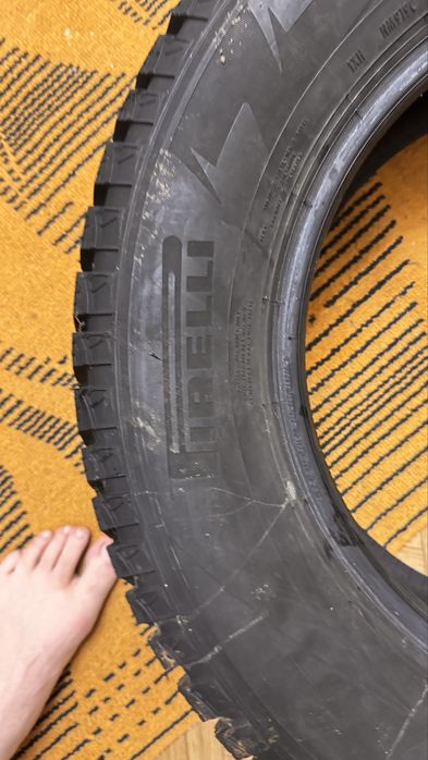 Продам зимние шипованые шины