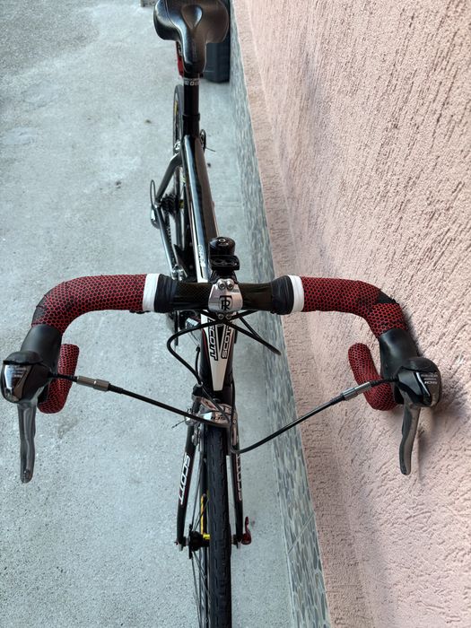 Bicicleta cursiera Scott CR1 full carbon
