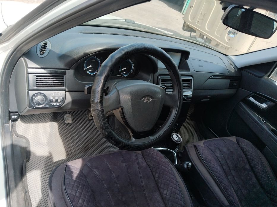 Продам автомобиль приора