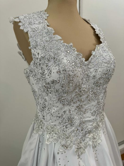 Rochie de mireasa cu pelerina