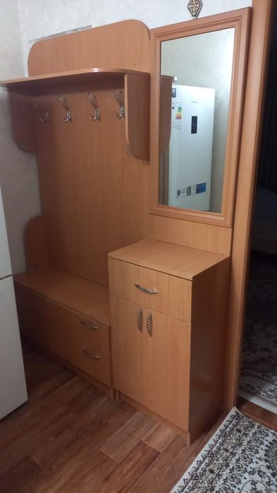 Продам Шкаф для прихожки