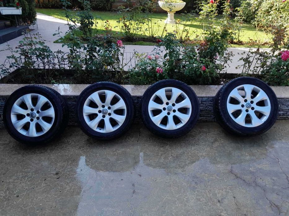 Продавам на части Опел Зефира 2015 година,1.4Т