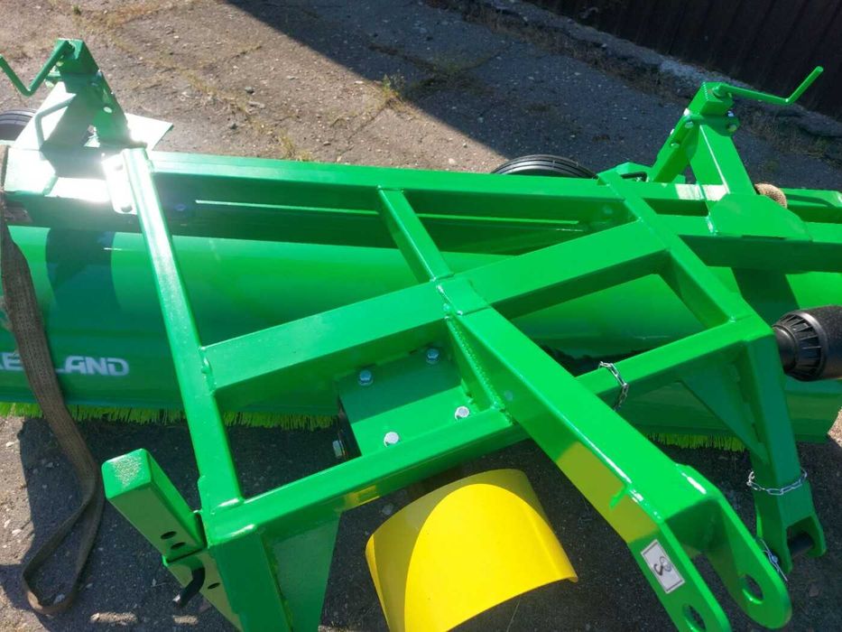 Щётка коммунальная под МТЗ 80/82