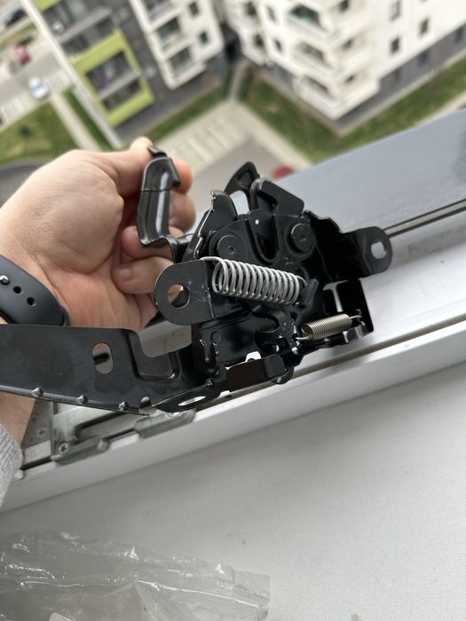 Incuietoare broasca capota deschidere Toyota Corolla / Swace