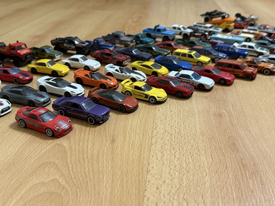 Колекция машинок Hot Wheels